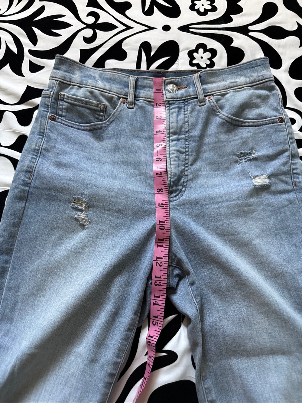 Express Light Blue Ripped Cropped Jeans - Picture 8 of 10